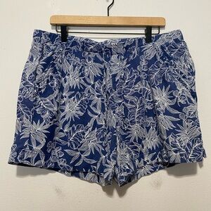 Briggs Women's XL Linen Rayon Blue/White Floral  Shorts Elastic Waist Pockets